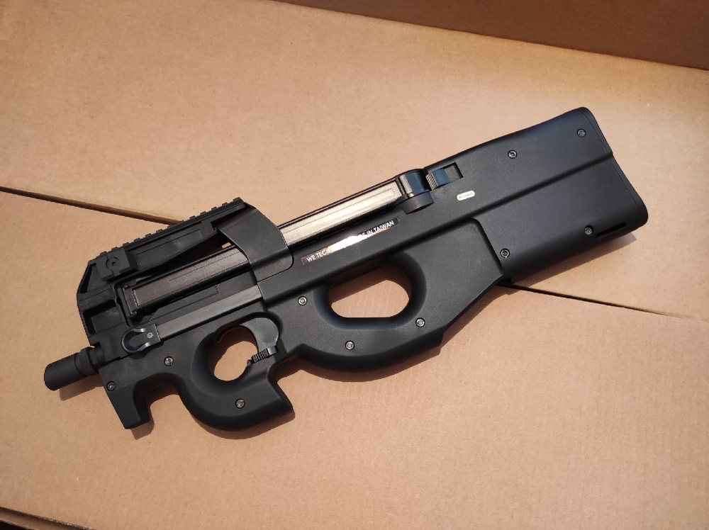 Купить WE 10764 P90 GBB Rifle, Black Full Metal, 6mm Gas Blow Back