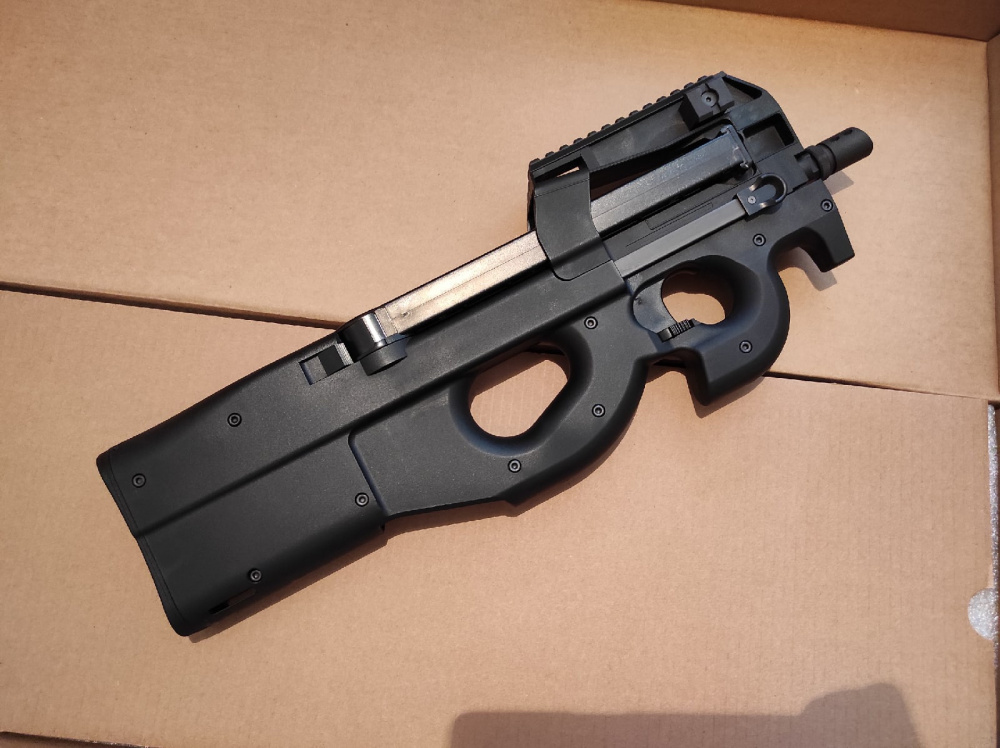 Купить WE 10764 P90 GBB Rifle, Black Full Metal, 6mm Gas Blow Back